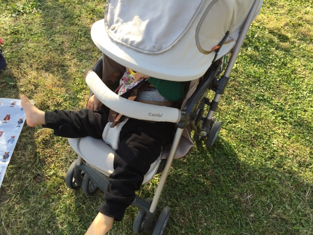夏のベビーカー